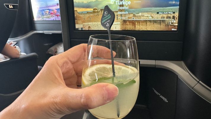 ビジネスクラスのウエルカムドリンク