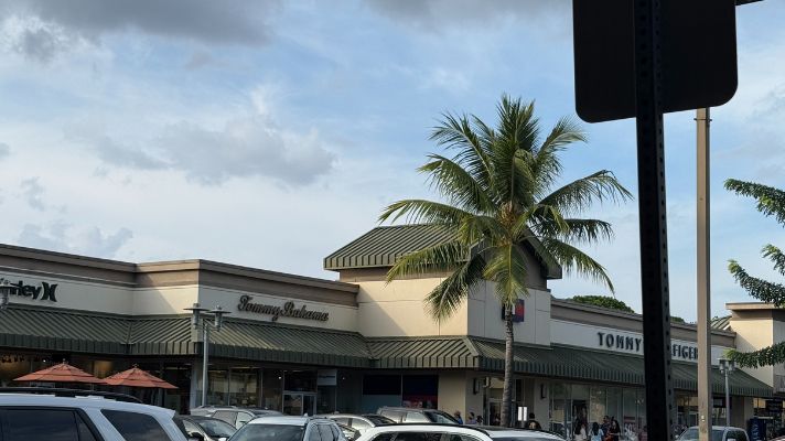 ワイケレアウトレット