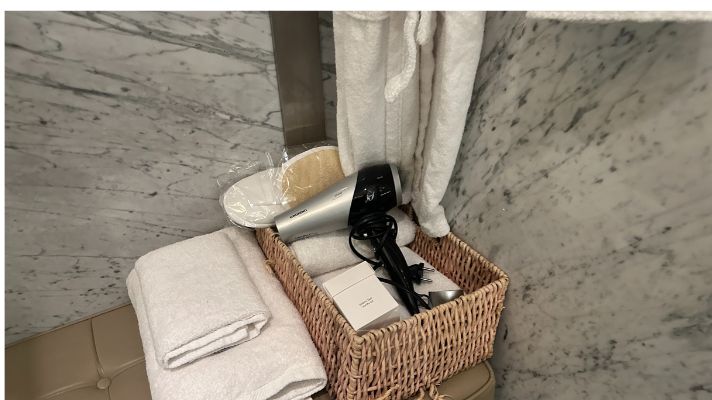 Turkish Airlines Business Loungeのシャワー室とアメニティ