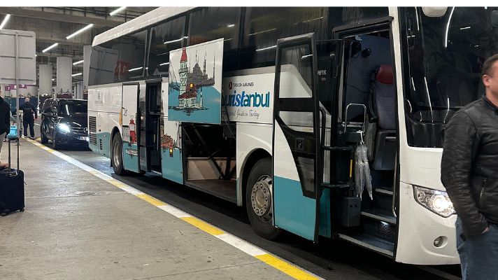 ターキッシュ航空の無料トランジットツアー(Touristanbul)の送迎バス
