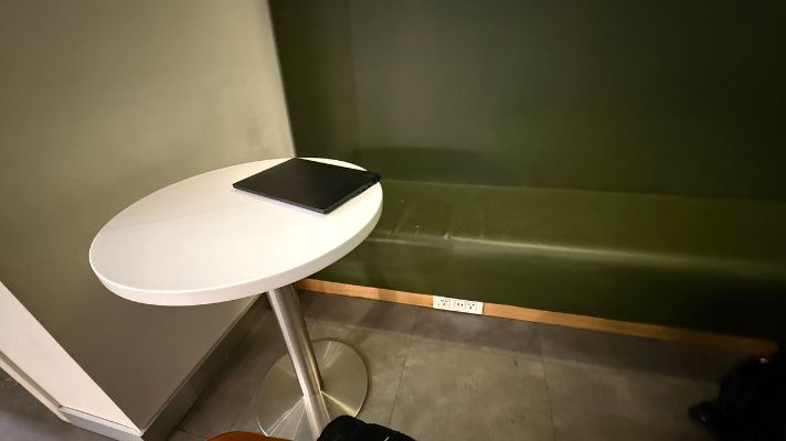 イスタンブール空港 IGAラウンジ 仮眠スペース 休憩エリア