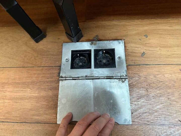 ターキッシュのラウンジの電源