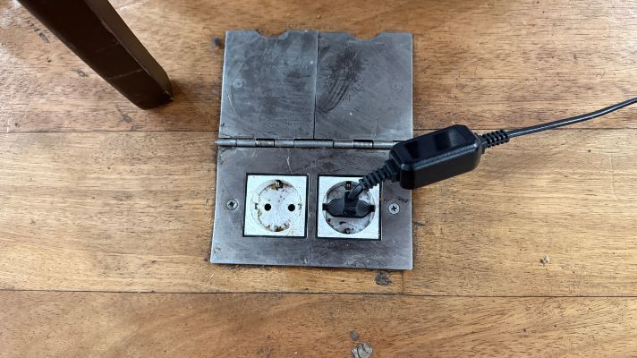 Turkish Airlines Miles&Smiles Loungeの電源付き座席エリア