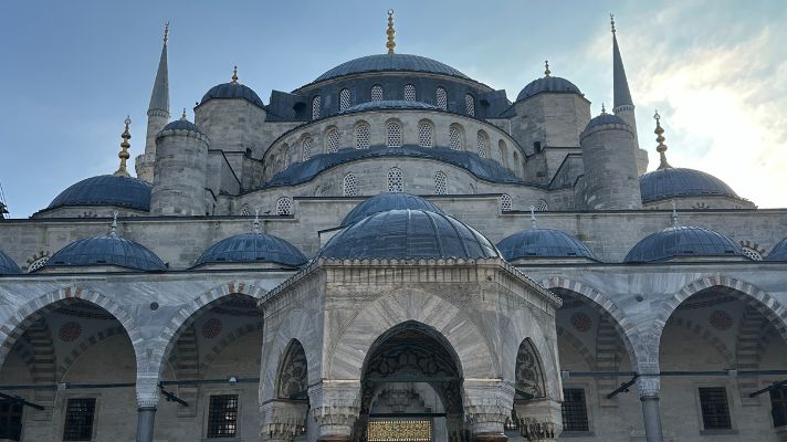 Touristanbulの終日観光ツアーで見学したスルタンアフメト・モスク(ブルーモスク)