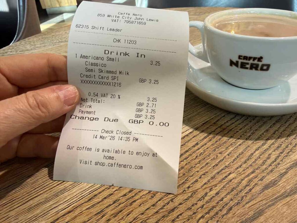 ロンドンのカフェでのカード決済（Wise利用）