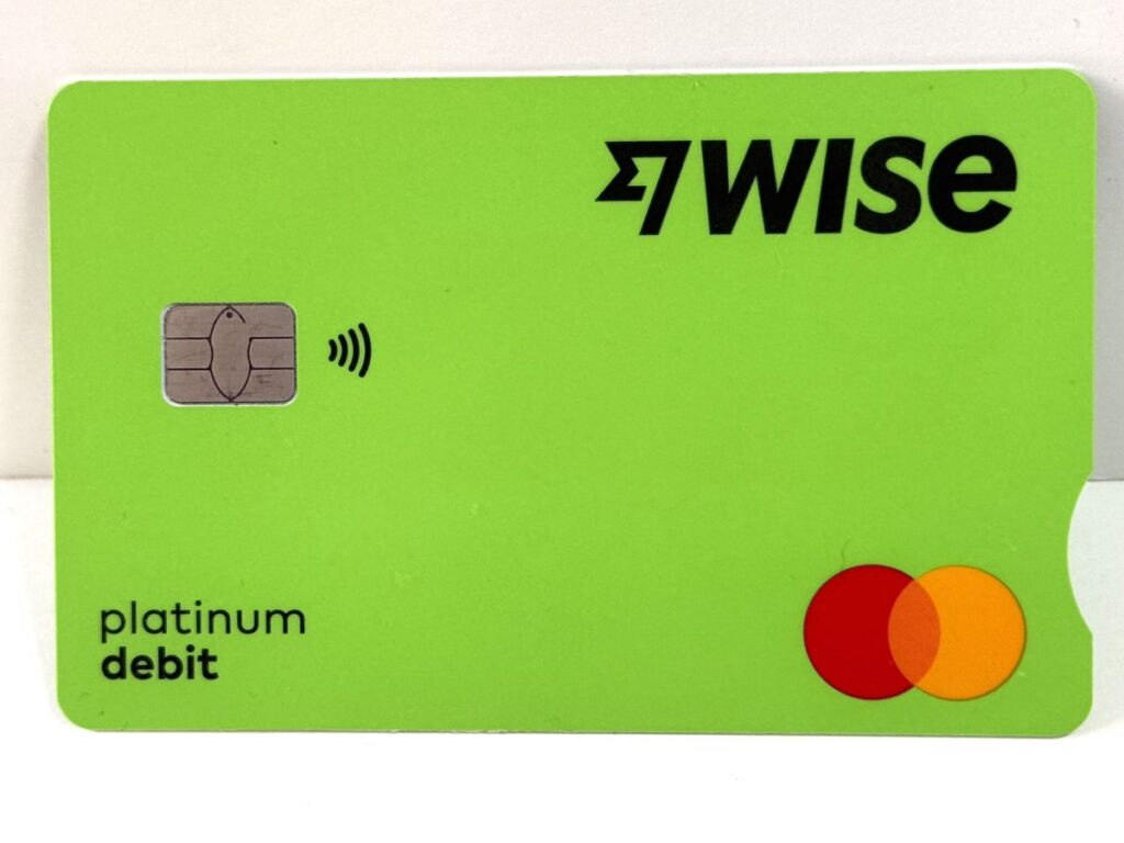 Wiseデビットカードの実物（海外で使える多通貨対応カード）