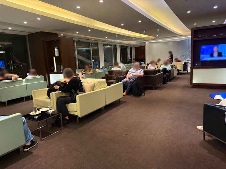 シドニー空港The Houseの座席と混雑状況